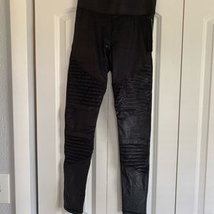 Brand new Carbon 38 leggings